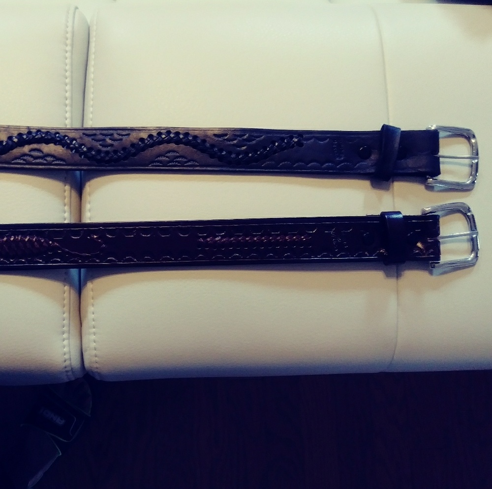 2 leather belts